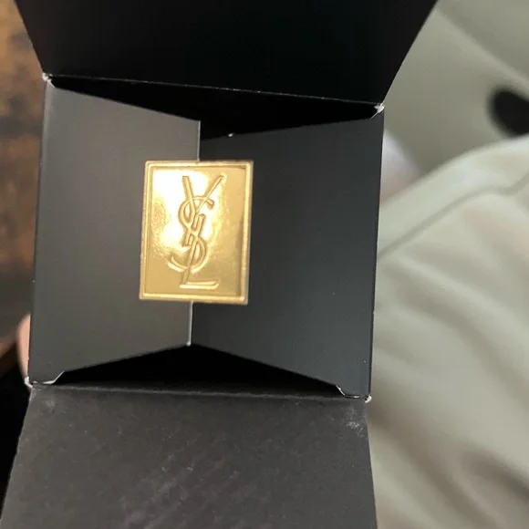Yves Saint Laurent Black Box Packaging - Picture 6 of 12
